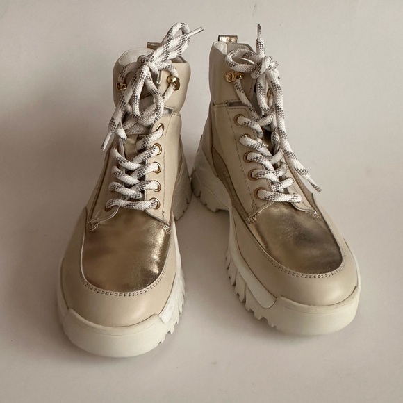 TOD'S lace up boots - Picture 3 of 7